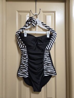 Black & White Zebra Print One Piece Swimsuit Plus Size XL W/ Lauren Conrad Flip